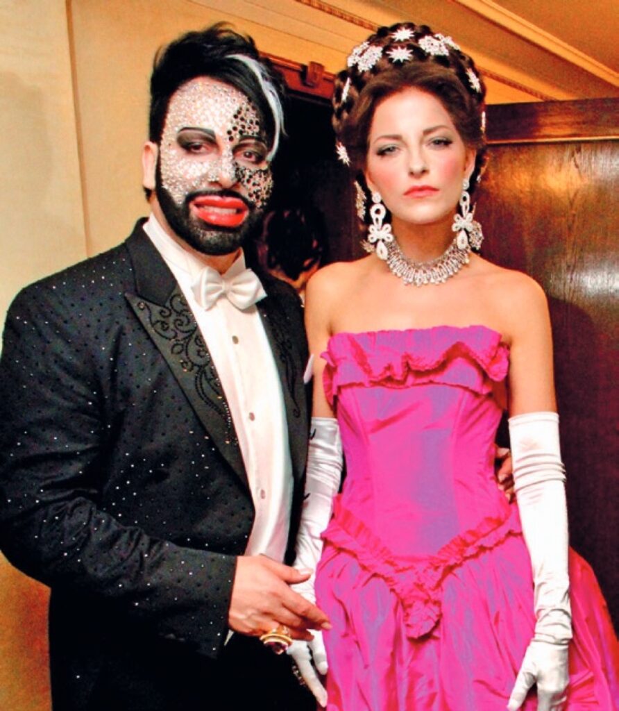 Harald Glööckler und Prinzessin Xenia von Sachsen beim Opernball in Wien. © Marion Schröder