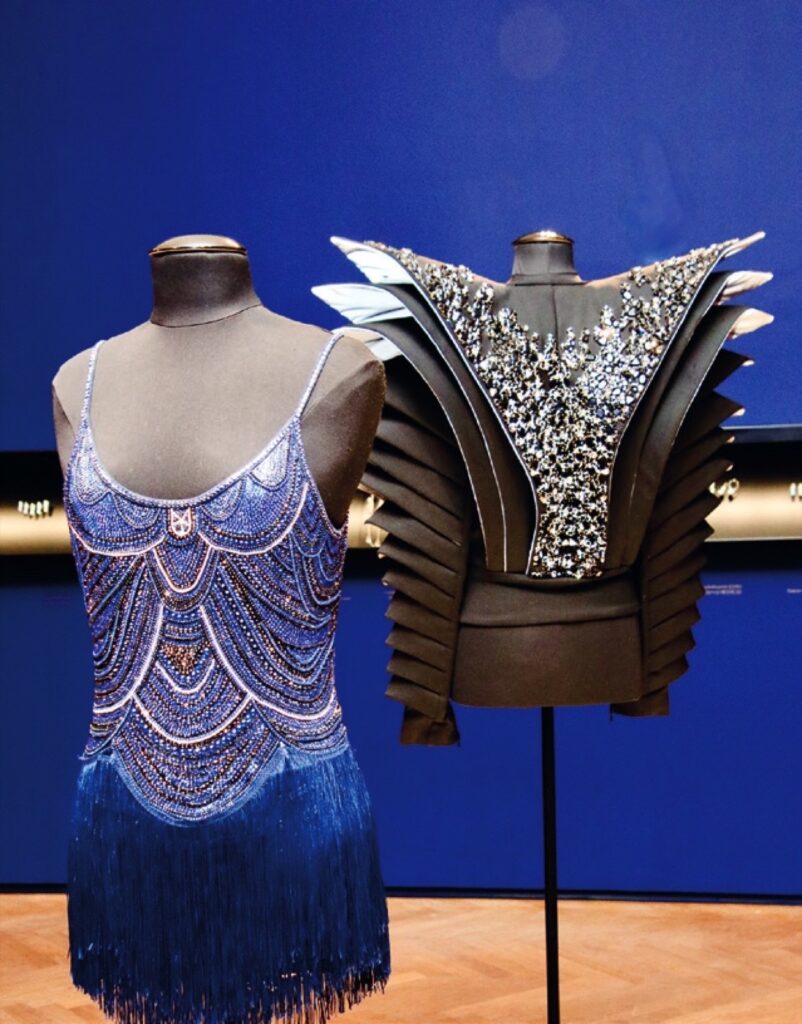 Kleid im Stil von Taylor Swift + Bühnenjacke von Bill Kaulitz. © Marion Schröder