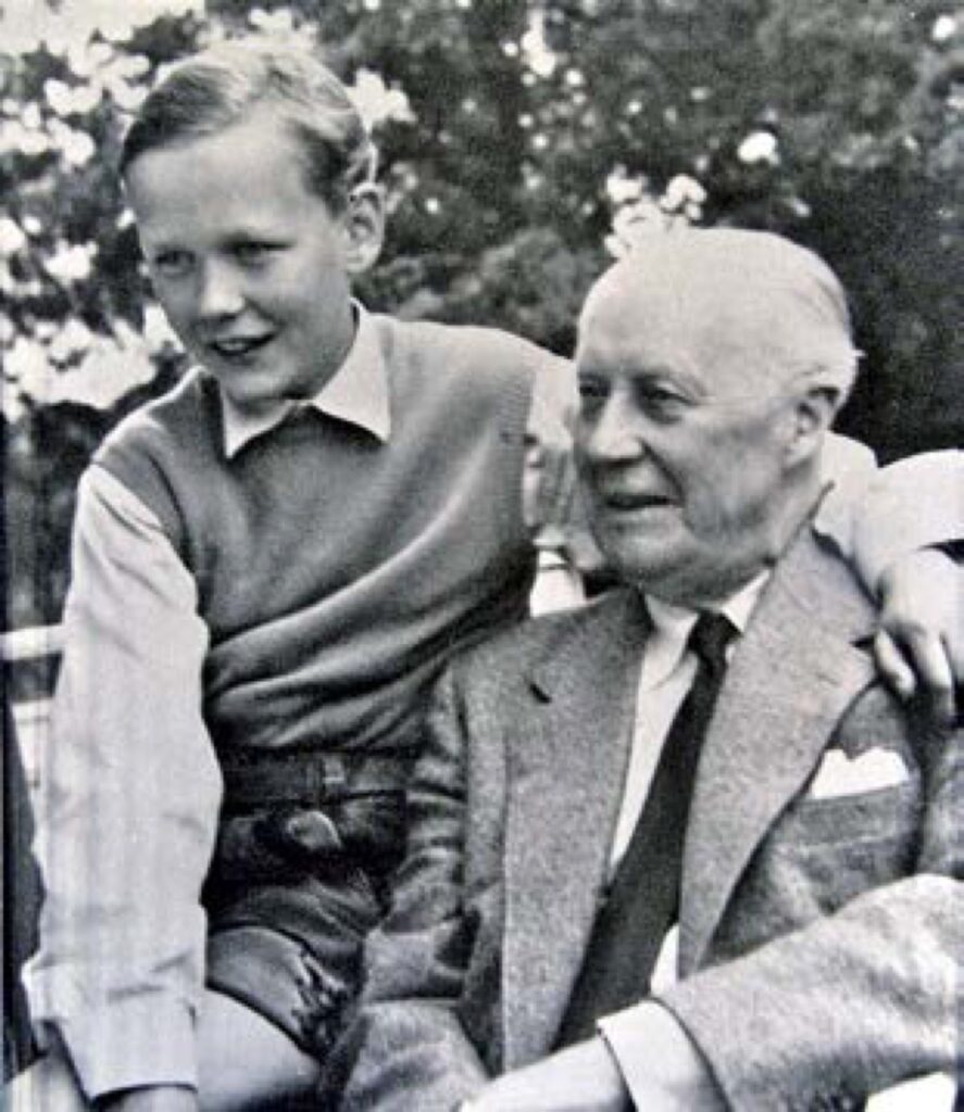Der junge Carlo mit seinem Vater, dem Generalleutnant Carl Albert von Tiedemann.