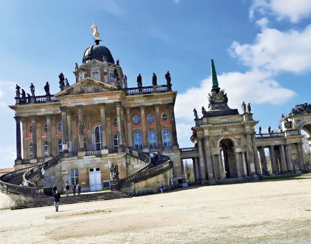 Die Bauten im Potsdamer Park Sanssouci ziehen von jeher die Massen an.